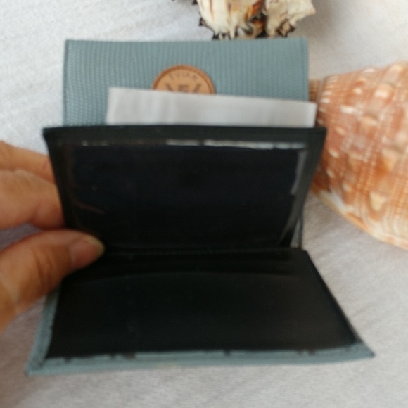 🔥🔥Evian Collection Leather Tri Fold Wallet - Picture 6 of 8